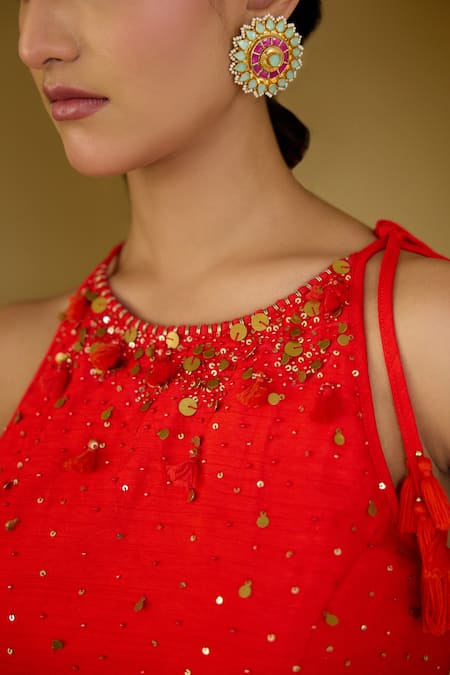 Nikasha Green Silk, Chiffon Sequins, Tassels Round Neck Saree With Embroidered Blouse Online at Aza Fashions Nikasha_Green Silk, Chiffon Sequins, Tassels Round Neck Saree With Embroidered Blouse _Online_at_Aza_Fashions