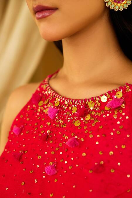 Buy Nikasha Peach Silk, Chiffon Sequins, Tassels Botanical Foil Print Saree With Blouse Online at Aza Fashions Buy_Nikasha_Peach Silk, Chiffon Sequins, Tassels Botanical Foil Print Saree With Blouse _Online_at_Aza_Fashions