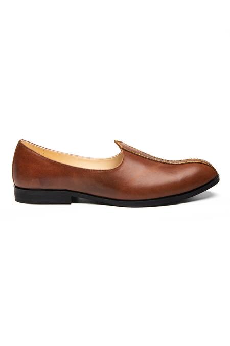 Nidhi Bhandari_Brown Napa Leather Mojadi _Online_at_Aza_Fashions