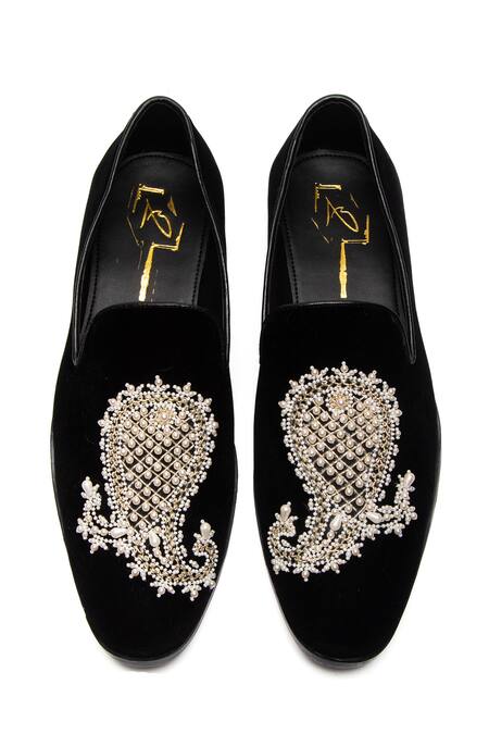 Shop Nidhi Bhandari Black Pearl Embroidered Velvet Mocassins at Aza Fashions Shop_Nidhi Bhandari_Black Pearl Embroidered Velvet Mocassins _at_Aza_Fashions