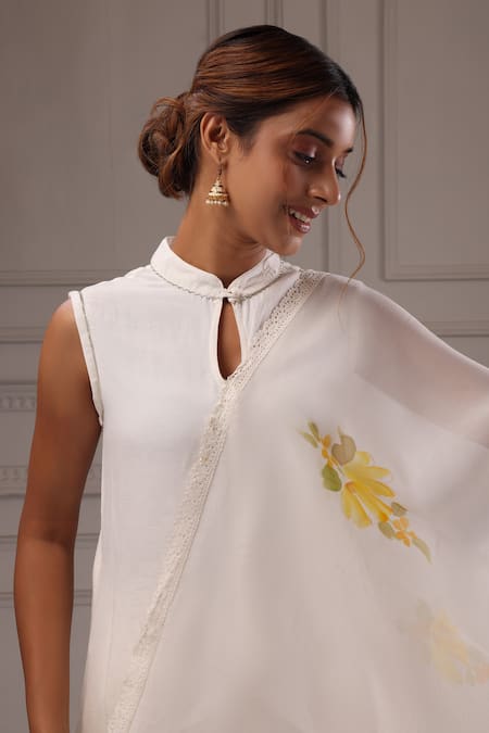 Geroo Jaipur_Off White Organza Embroidery Botanical Hand Painted Dupatta _Online_at_Aza_Fashions
