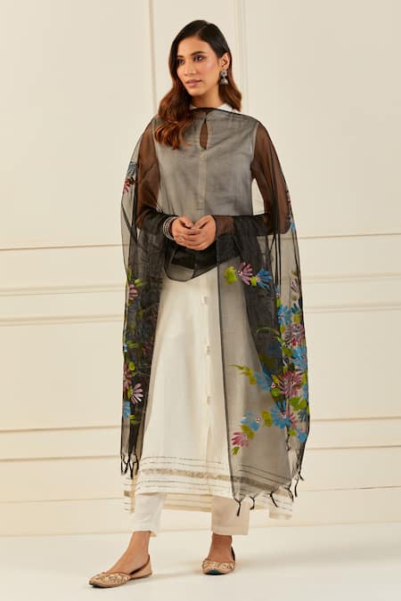 Geroo Jaipur Placement Hand Painted Dupatta 