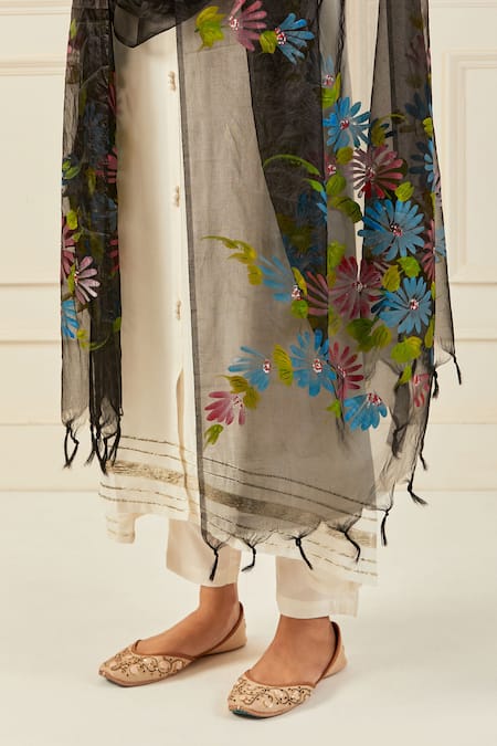 Geroo Jaipur Placement Hand Painted Dupatta 