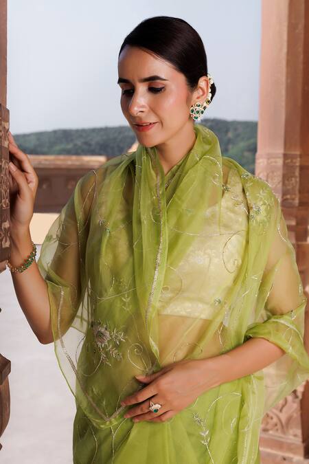 Buy Geroo Jaipur Green Organza Embroidery, Cut Work Resham Saree With Unstitched Blouse Piece Online at Aza Fashions Buy_Geroo Jaipur_Green Organza Embroidery, Cut Work Resham Saree With Unstitched Blouse Piece _Online_at_Aza_Fashions