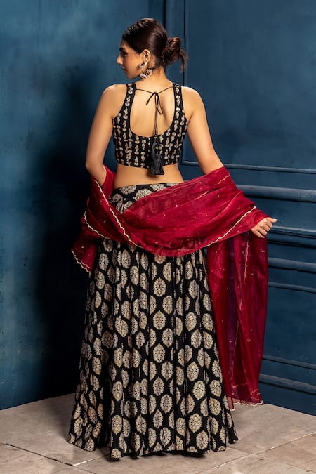 Monk & Mei By Sonia Anand_Black Cotton Embroidery Sweetheart Neck Padmini Floral Pattern Lehenga Choli Set _Online_at_Aza_Fashions