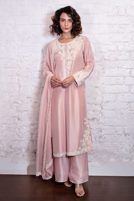 Vasavi Shah Pink , Organza Embroidery, Sequins Round Neck Straight Kurta Pant Set Online at Aza Fashions Vasavi Shah_Pink , Organza Embroidery, Sequins Round Neck Straight Kurta Pant Set _Online_at_Aza_Fashions