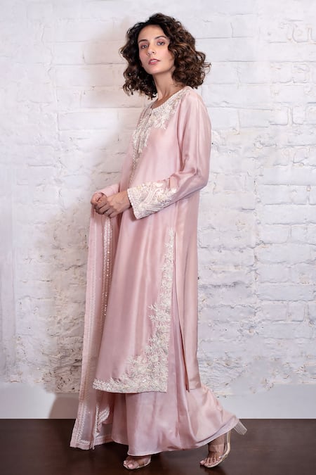 Shop Vasavi Shah Pink , Organza Embroidery, Sequins Round Neck Straight Kurta Pant Set Online at Aza Fashions Shop_Vasavi Shah_Pink , Organza Embroidery, Sequins Round Neck Straight Kurta Pant Set _Online_at_Aza_Fashions