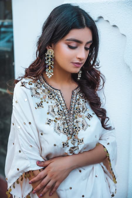 How to Accessorise your Kurtis with Latest Jewelry – Amazel Designs