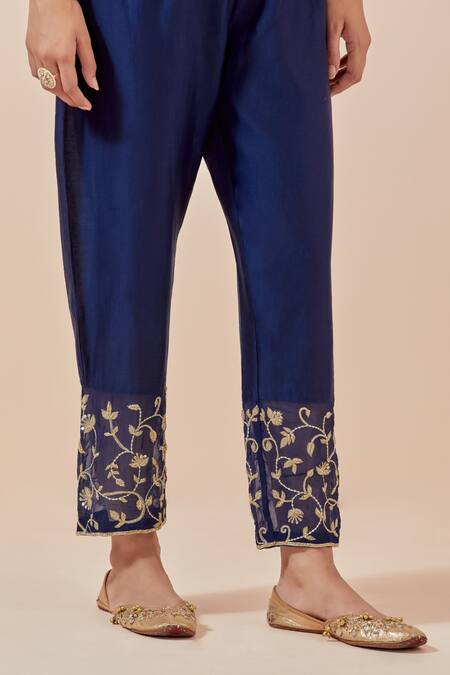 Ikshita Choudhary_Blue Chanderi Silk Embroidered Floral Pattern V Neck Kurta And Pant Set_Online_at_Aza_Fashions