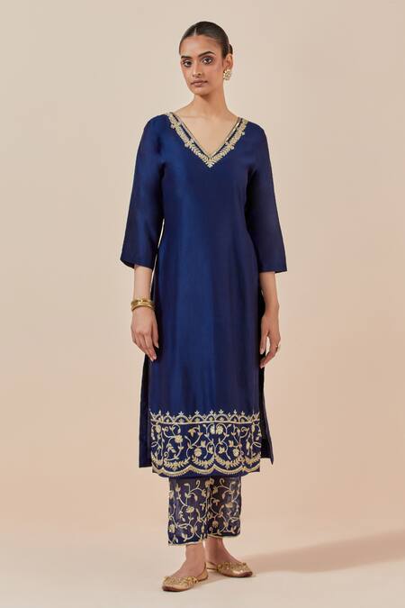 Buy_Ikshita Choudhary_Blue Chanderi Silk Embroidered Floral Pattern V Neck Kurta And Pant Set_Online_at_Aza_Fashions