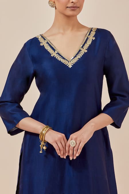 Shop_Ikshita Choudhary_Blue Chanderi Silk Embroidered Floral Pattern V Neck Kurta And Pant Set_Online_at_Aza_Fashions