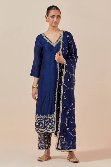 Ikshita Choudhary_Blue Chanderi Silk Embroidered Floral Pattern V Neck Kurta And Pant Set_at_Aza_Fashions