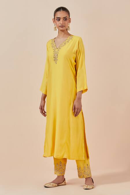 Shop_Ikshita Choudhary_Yellow Chanderi Silk, Tissue, Organza Embroidery V-neck Kurta Set_Online_at_Aza_Fashions