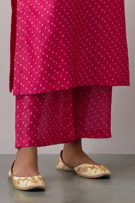 Shop_Ikshita Choudhary_Pink Chanderi Silk, Tissue Embroidery Round Neck Bandhani Print Kurta Pant Set _Online_at_Aza_Fashions