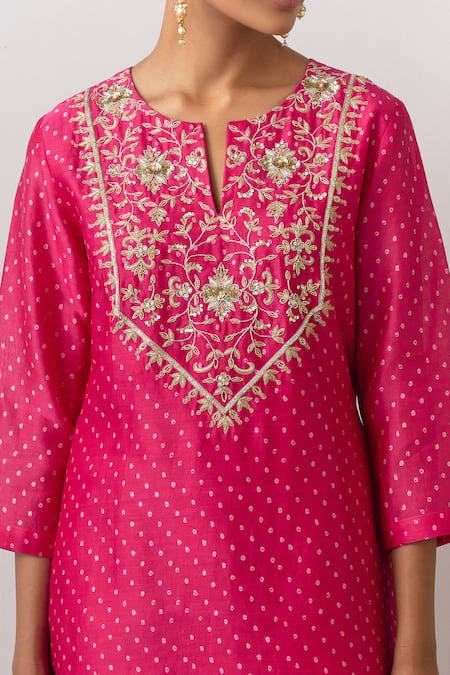 Ikshita Choudhary_Pink Chanderi Silk, Tissue Embroidery Round Neck Bandhani Print Kurta Pant Set _at_Aza_Fashions