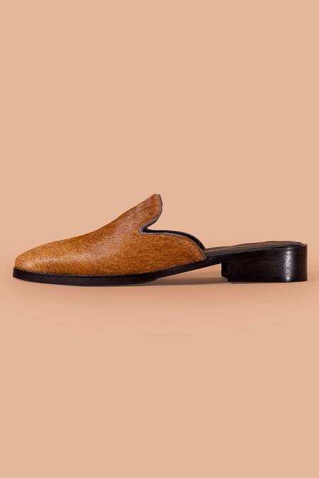 Shop Amrit Dawani Brown Textured Mule Shoes at Aza Fashions Shop_Amrit Dawani_Brown Textured Mule Shoes_at_Aza_Fashions