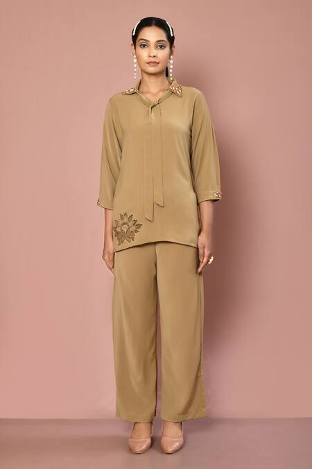 Buy_Naintara Bajaj_Beige Italian Fabric Floral Shirt Collar Motif Kurta And Pant Set _Online_at_Aza_Fashions
