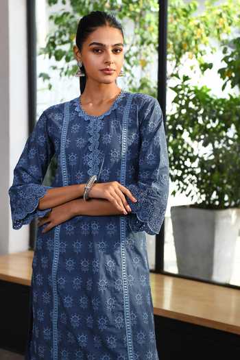 Buy_Mulmul_Blue 100% Pure Mulmul Embroidery Floral Round Neck Swansea Kurta Set _Online_at_Aza_Fashions