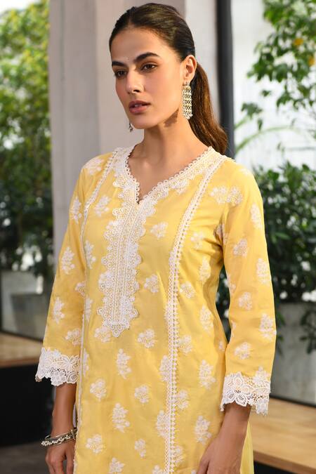 Buy_Mulmul_Yellow 100% Pure Mulmul Embroidery Lisburn Flower Butti Kurta Set _Online_at_Aza_Fashions