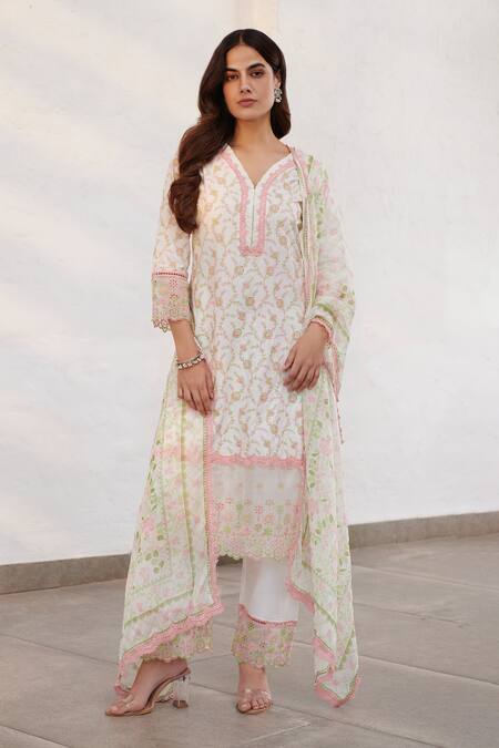 Mulmul White 100% Pure Mulmul Embroidered And Trent Floral Jaal Work Kurta Set 