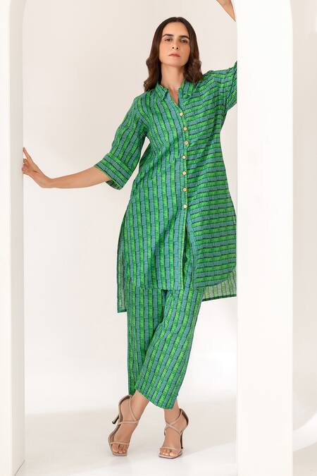 Buy_Kameez_Green Cotton Printed Stripe Spread Collar Twist Kurta And Pant Set_Online_at_Aza_Fashions