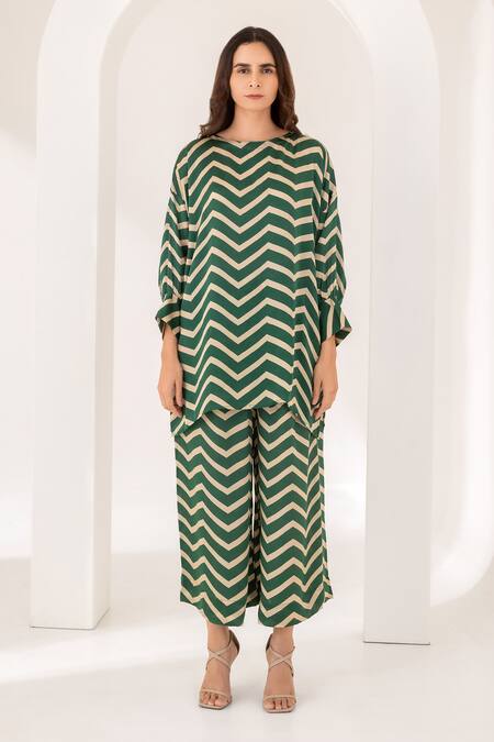 Kameez_Green Modal, Satin Boat Neck Selesnya Printed Kurta And Pant Set_Online_at_Aza_Fashions