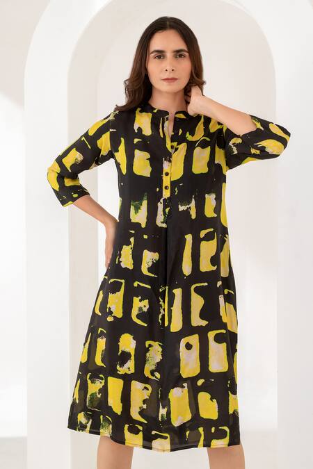 Buy_Kameez_Black Silk Round Neck Limelight Print Kurta And Pant Set_Online_at_Aza_Fashions