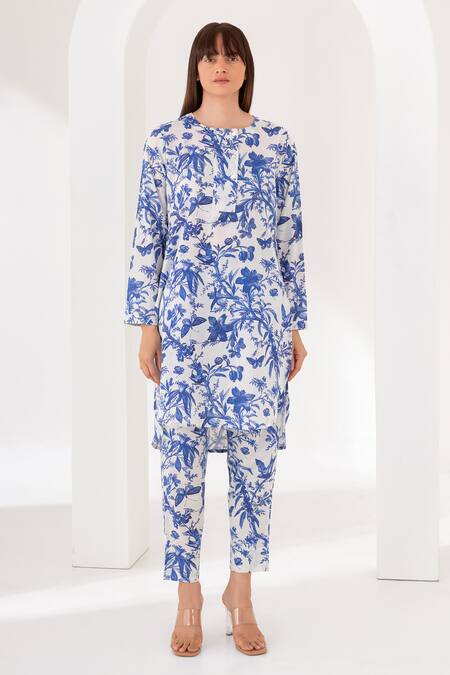 Kameez Blue Cotton Embroidery Round Neck Blossom Floral Print Kurta And Pant Set Online at Aza Fashions Kameez_Blue Cotton Embroidery Round Neck Blossom Floral Print Kurta And Pant Set_Online_at_Aza_Fashions