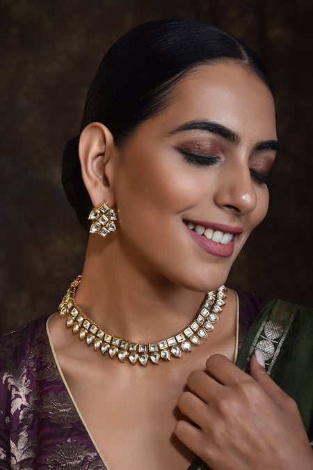SWABHIMANN Kundan Studded Choker Set 