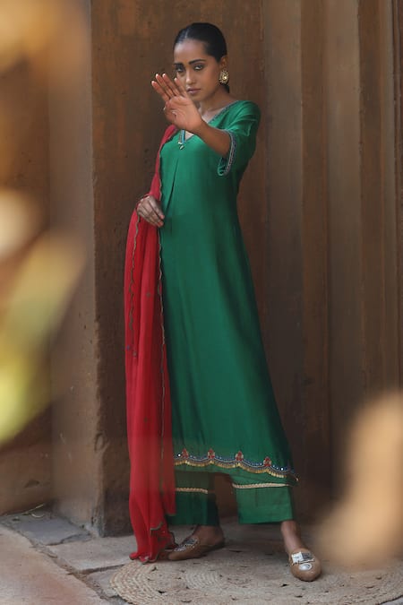 Buy_Label Kinjal Modi_Green Chanderi, Silk Beads V-neck Work Anarkali Pant Set _Online_at_Aza_Fashions