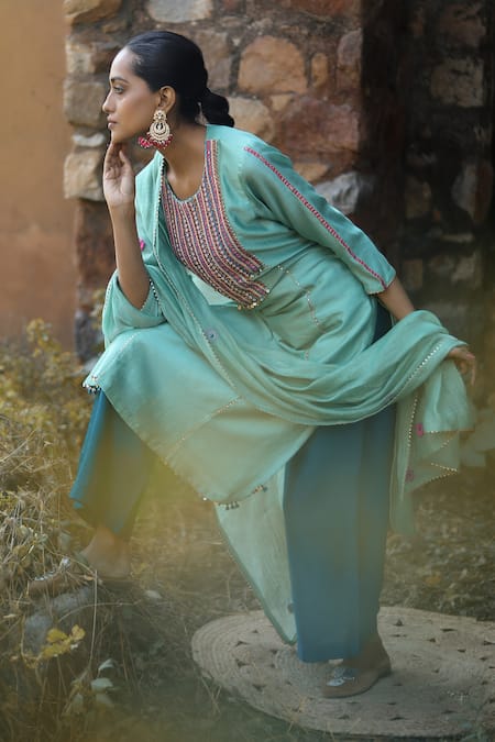 Buy_Label Kinjal Modi_Green Chanderi Sequins, Embroidery, Mirrors Round Neck Thread Kurta Pant Set _Online_at_Aza_Fashions