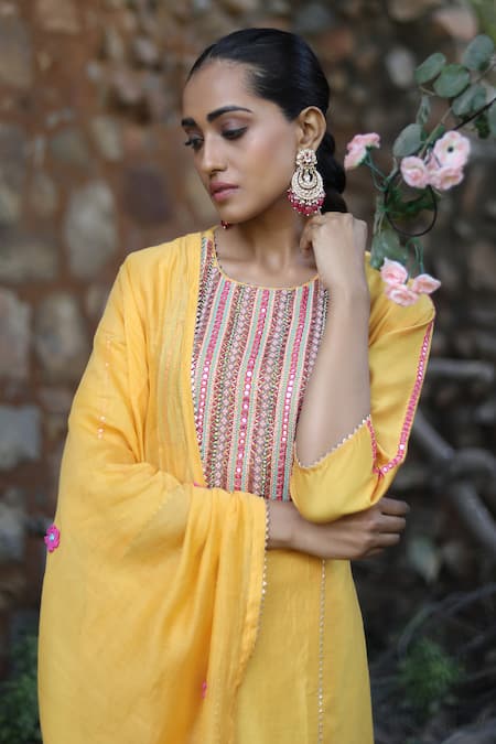 Buy_Label Kinjal Modi_Yellow Chanderi Mirrors, Sequins, Embroidery, Lace Round Neck Kurta Pant Set _Online_at_Aza_Fashions