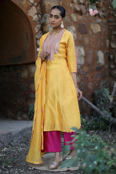 Shop_Label Kinjal Modi_Yellow Chanderi Mirrors, Sequins, Embroidery, Lace Round Neck Kurta Pant Set _Online_at_Aza_Fashions
