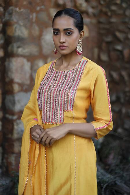 Label Kinjal Modi_Yellow Chanderi Mirrors, Sequins, Embroidery, Lace Round Neck Kurta Pant Set _at_Aza_Fashions