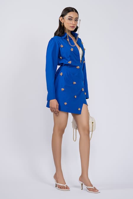 The Dramebaaz CO Blue Cotton Embroidery, Metallic Thread Shawl Neck Chain Embellished Skirt Set Online at Aza Fashions The Dramebaaz CO_Blue Cotton Embroidery, Metallic Thread Shawl Neck Chain Embellished Skirt Set _Online_at_Aza_Fashions