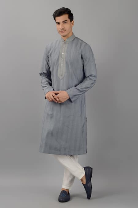 Siddhesh Chauhan Grey Silk Embroidered Thread Collar Kurta And Pant Set 