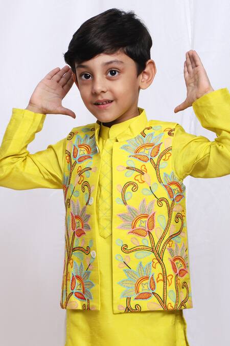 P & S CO Green Silk, Linen Embroidery Thread Floral Jacket Kurta Set Online at Aza Fashions P & S CO_Green Silk, Linen Embroidery Thread Floral Jacket Kurta Set _Online_at_Aza_Fashions