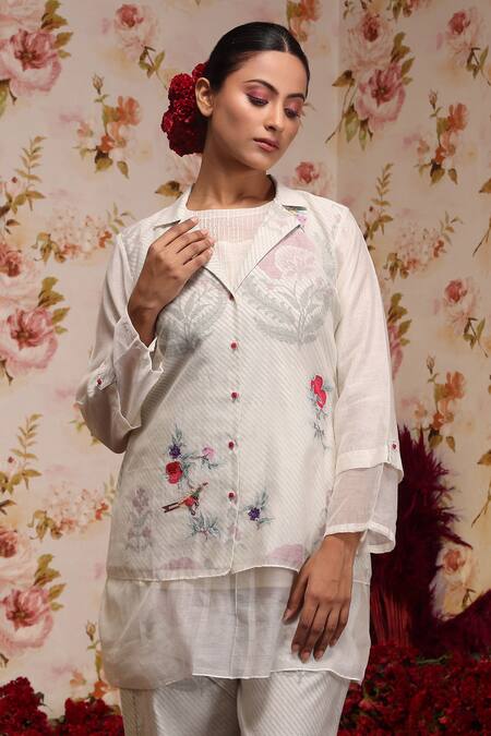 Vrinda By Pundrik Dubey Ivory Chanderi Silk Embroidery Round Neck, Collared Jacket Pant Set Online at Aza Fashions Vrinda By Pundrik Dubey_Ivory Chanderi Silk Embroidery Round Neck, Collared Jacket Pant Set_Online_at_Aza_Fashions
