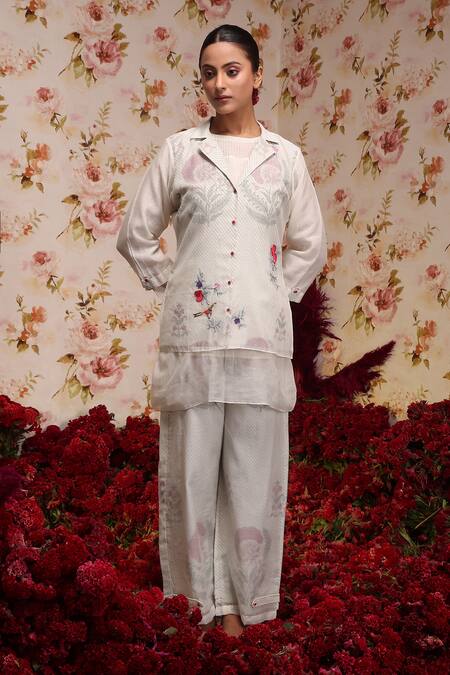Vrinda By Pundrik Dubey Ivory Chanderi Silk Embroidery Round Neck, Collared Jacket Pant Set at Aza Fashions Vrinda By Pundrik Dubey_Ivory Chanderi Silk Embroidery Round Neck, Collared Jacket Pant Set_at_Aza_Fashions