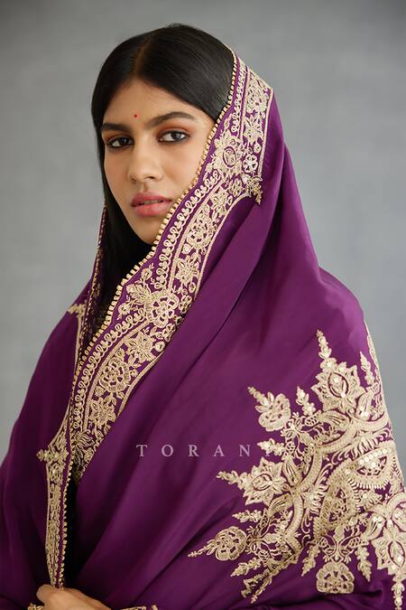 Buy_Torani_Purple Silk Crepe Hand Embroidered Dori Gul Rez Yuvani Saree  