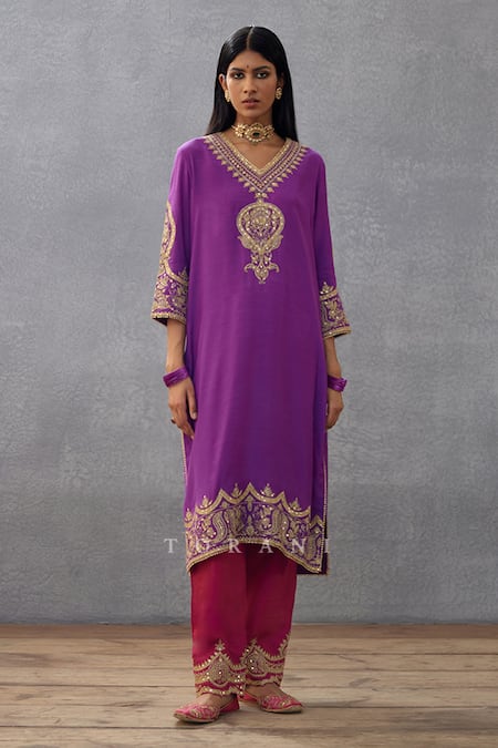 Torani Gul Rez Qashi Embroidered Kurta & Pant Set 