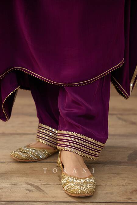 Torani Purple Cotton, Silk Embroidery V-neck Gul Rez Ashni Paisley Kaftan And Pant Set at Aza Fashions Torani_Purple Cotton, Silk Embroidery V-neck Gul Rez Ashni Paisley Kaftan And Pant Set_at_Aza_Fashions