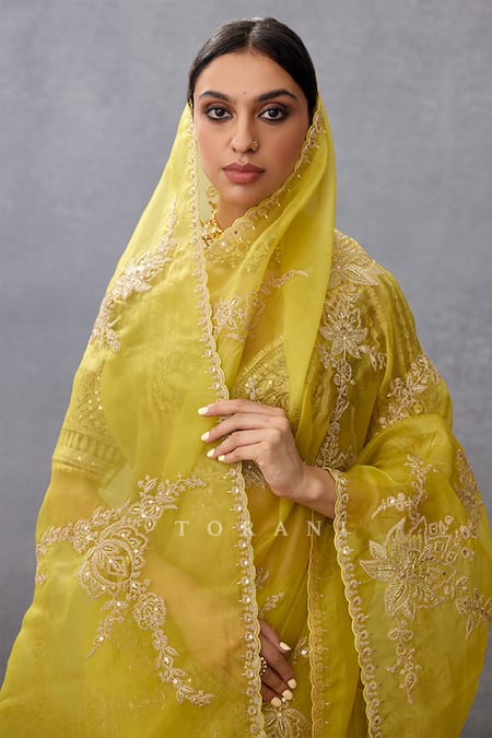 Buy Torani Yellow Silk Organza Embroidery Gul Mehtab Daavya Hand Saree Buy_Torani_Yellow Silk Organza Embroidery Gul Mehtab Daavya Hand Saree