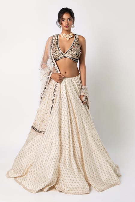 Buy Ivory Lehenga And Blouse 60 Gm Chanderi Silk Flared Bralette Set For  Women by Labbada Online at Aza Fashions.