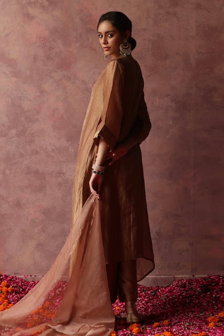 Buy Begum Gold Silk, Satin, Organza Sequins, Gota Patti Paakizah Embroidered Kurta Set Online at Aza Fashions Buy_Begum_Gold Silk, Satin, Organza Sequins, Gota Patti Paakizah Embroidered Kurta Set _Online_at_Aza_Fashions