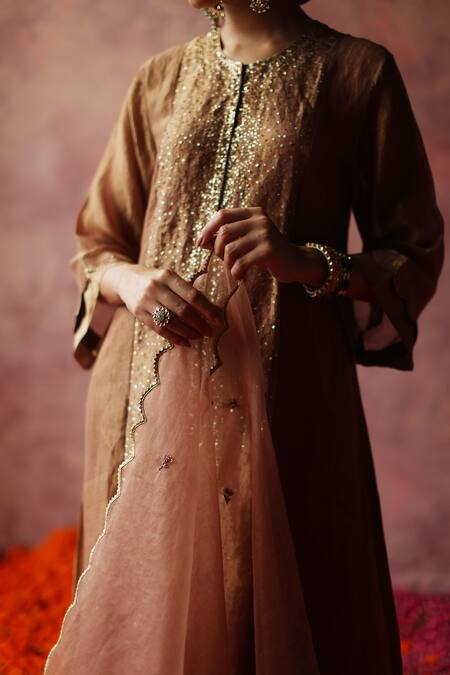 Begum Gold Silk, Satin, Organza Sequins, Gota Patti Paakizah Embroidered Kurta Set at Aza Fashions Begum_Gold Silk, Satin, Organza Sequins, Gota Patti Paakizah Embroidered Kurta Set _at_Aza_Fashions