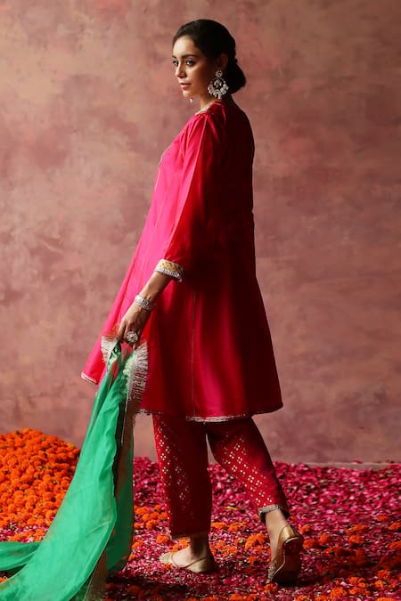 Shop Begum Pink Silk, Brocade, Organza Sequins, Cut Work V-neck Rumi Kurta Pant Set at Aza Fashions Shop_Begum_Pink Silk, Brocade, Organza Sequins, Cut Work V-neck Rumi Kurta Pant Set _at_Aza_Fashions