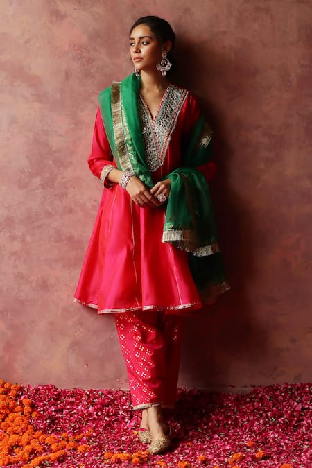 Buy Begum Pink Silk, Brocade, Organza Sequins, Cut Work V-neck Rumi Kurta Pant Set Online at Aza Fashions Buy_Begum_Pink Silk, Brocade, Organza Sequins, Cut Work V-neck Rumi Kurta Pant Set _Online_at_Aza_Fashions