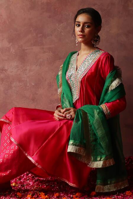 Begum Pink Silk, Brocade, Organza Sequins, Cut Work V-neck Rumi Kurta Pant Set at Aza Fashions Begum_Pink Silk, Brocade, Organza Sequins, Cut Work V-neck Rumi Kurta Pant Set _at_Aza_Fashions