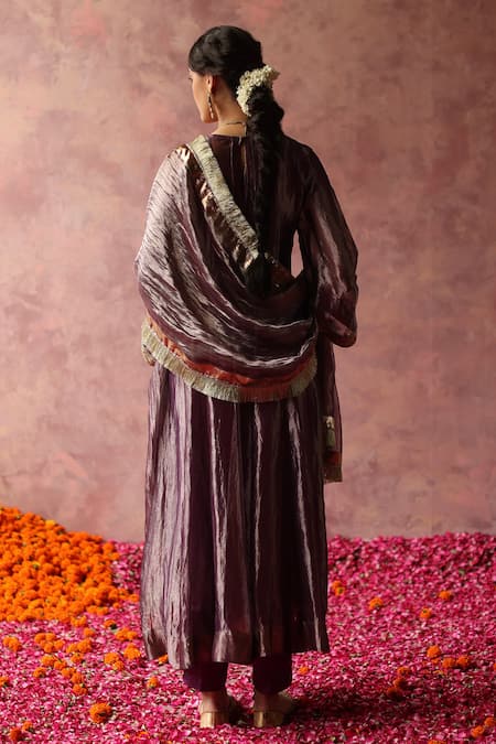 Begum Zaahra Embroidered Bell Sleeve Kurta Set 